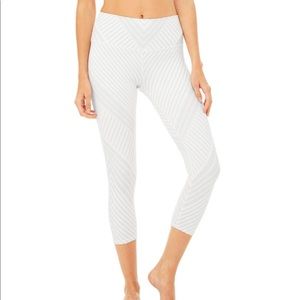 ALO yoga High Waist Airbrush Capri